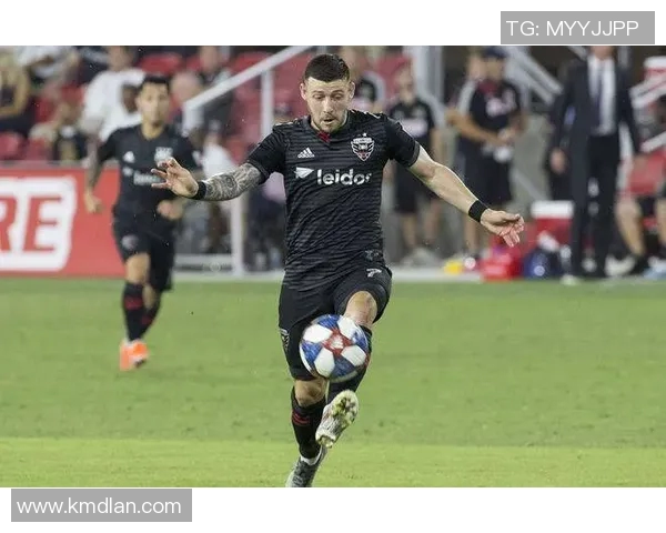 纽约城与费城的历史文化碰撞与现代发展对比分析